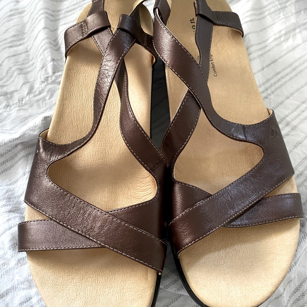 Brand new aravon brown sandal, size 11.